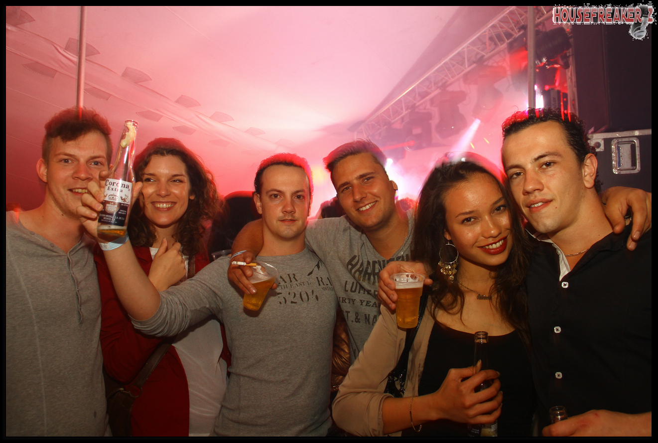 1321x889 pixels (1.247K)